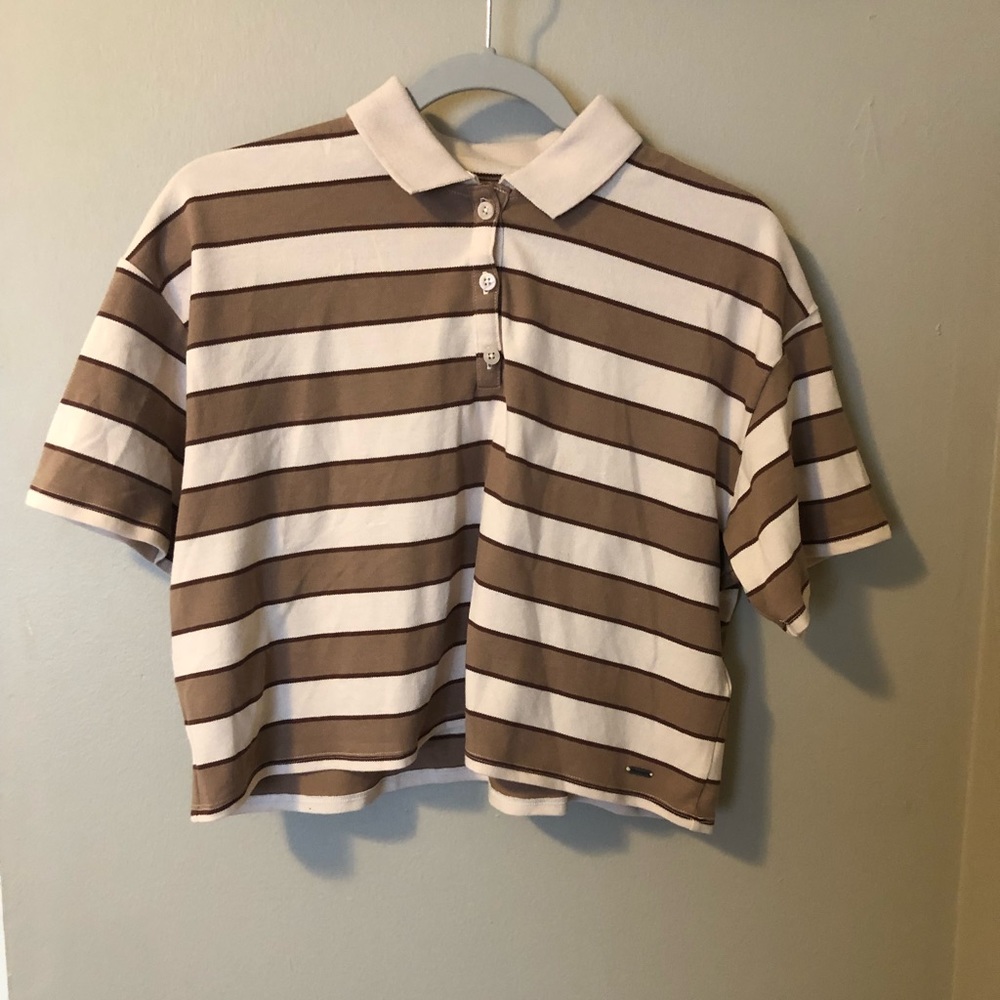 collared crop top from Hollister. Never used, no stains, no holes